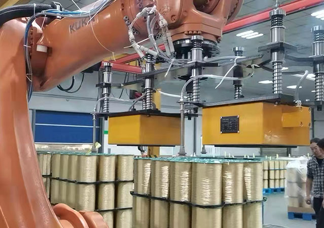 使用機械手電永磁鐵搬運工字輪，産能翻四倍